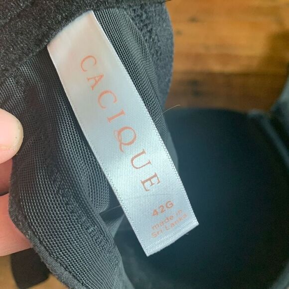 Cacique lightly lined full coverage 42G black bra - Picture 3 of 3